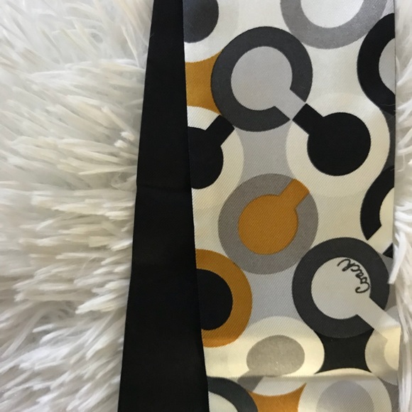 Beautiful silk Coach headbands - Picture 3 of 8